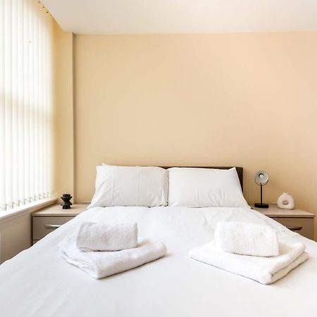 Bright 1 Bedroom Budget Flat In Central פונטפרקט מראה חיצוני תמונה