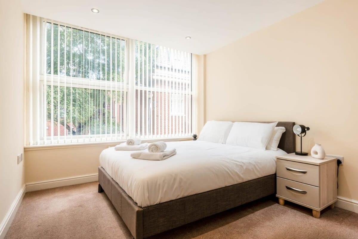 Bright 1 Bedroom Budget Flat In Central פונטפרקט מראה חיצוני תמונה
